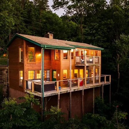 Elevista - Quaint&Private-Views-Hottub-Pooltable-Bears-3 Clubhouse Pools Villa